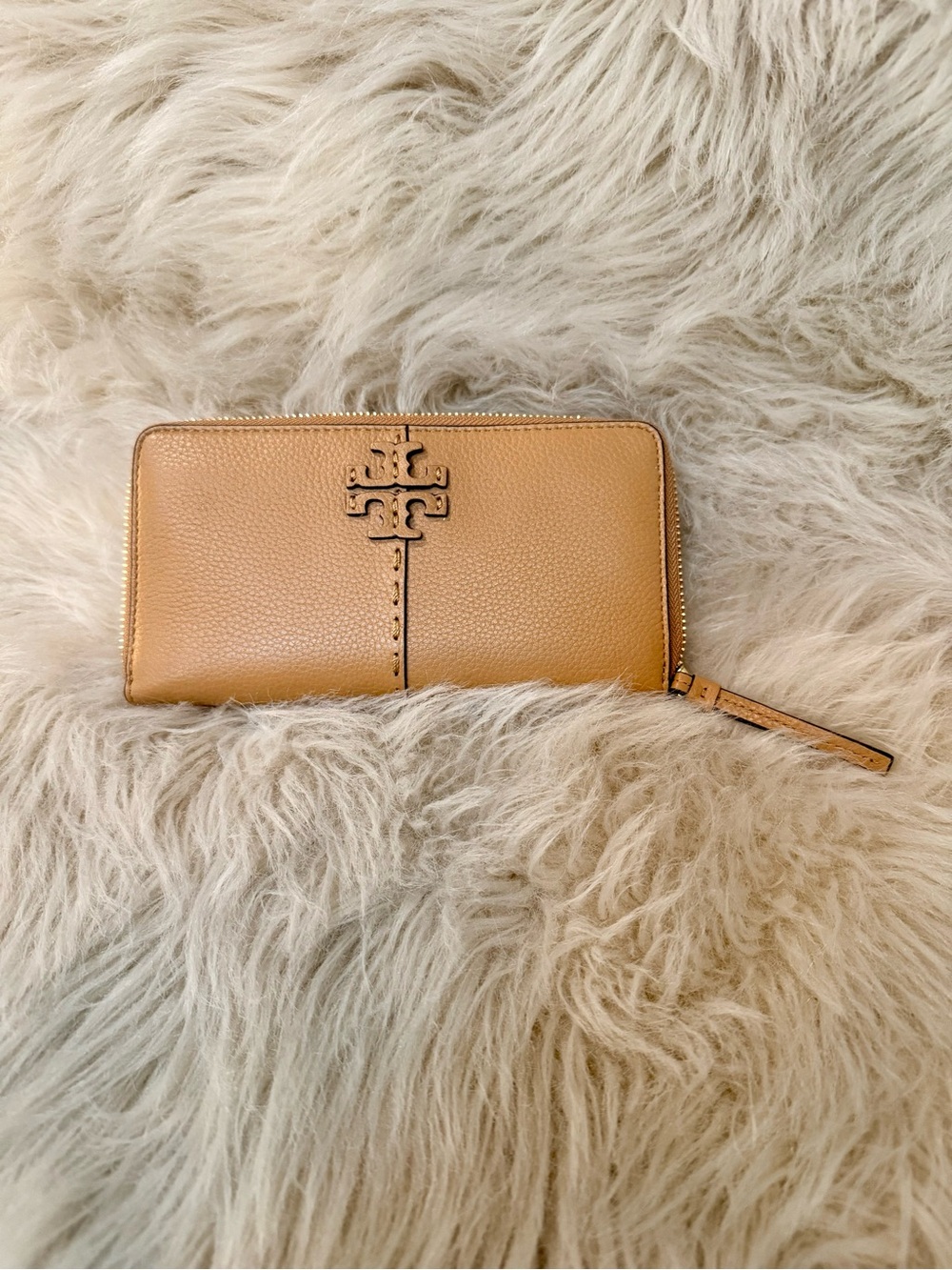 Tory Burch McGraw Zip Continental Wallet in Tan - Brand New!